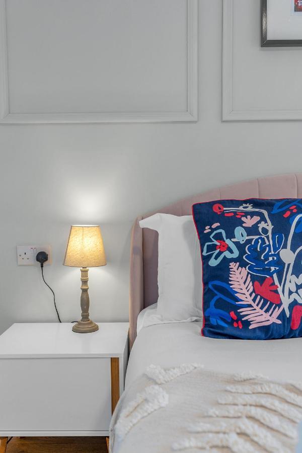 Cheerful Stays - Jamson Pl 3 Bed Apartment Edimburgo Esterno foto